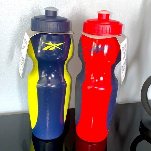 🔥2 Reebok 24 OZ PLASTIC squeeze BOTTLE New - Picture 1 of 4
